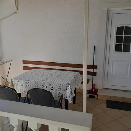 Lejlighed Anchor With Shared Swimming Pool Privlaka (Zadar)